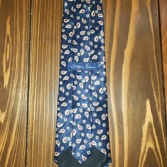 Geoffrey Beene Paisley Necktie - Picture 2 of 3